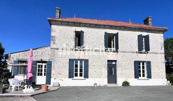 Maison 6 pièces 196 m²