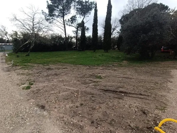 Terrains à bâtir de 550 m² à Sablons