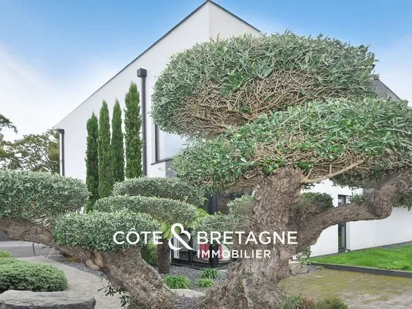 MAISON CONTEMPORAINE A PLERIN, PROCHE DES ROSAIRES AVEC PETI