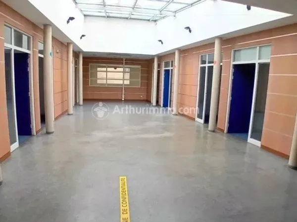 Bureaux 16 pièces 530 m²