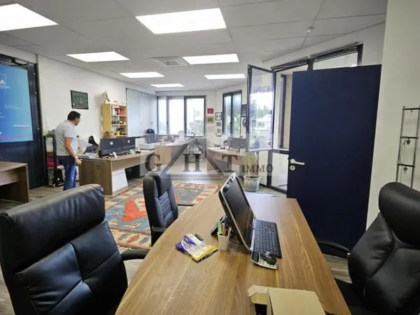 Bureaux 290 m²