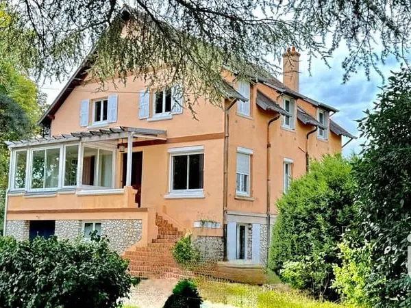 Maison 10 pièces 300 m²