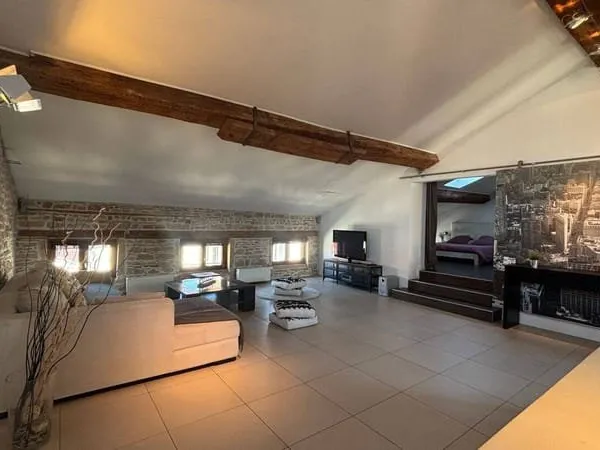 Appartement 2 pièces 85 m²
