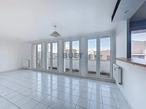 EXCLUSIF T3/4 DERNIER ETAGE QUETIGNY