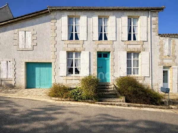 Ensemble immobilier de 302 m² à fort potentiel avec travaux - Chevanceaux (17)