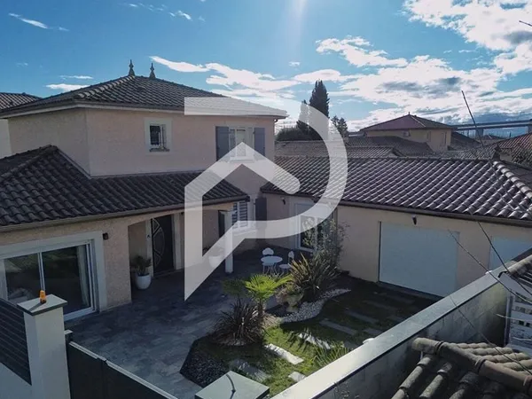 Maison 7 pièces 159 m²