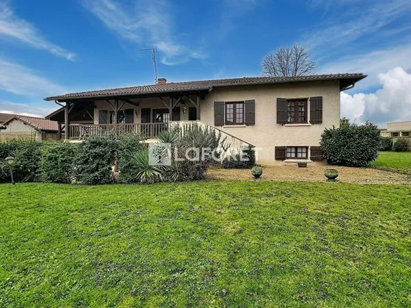 Maison 7 pièces 215 m²