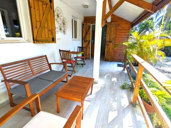 T2 meublé en Rez de villa avec piscine