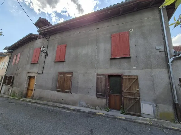 À vendre 140000 EUR à Tulle : immeuble de 589m2