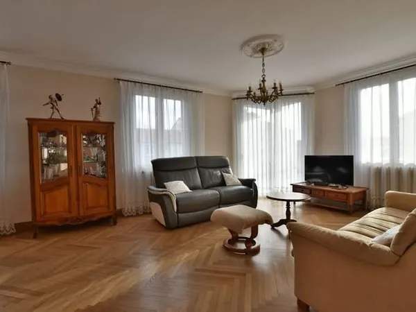 Maison 8 pièces 167 m²
