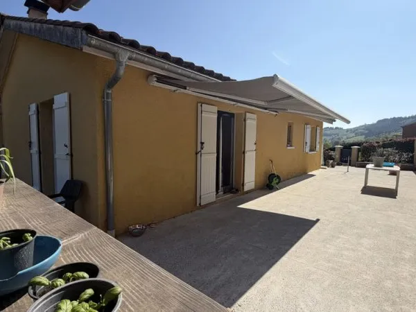 Vila avec sous sol complet et vue dégagée
