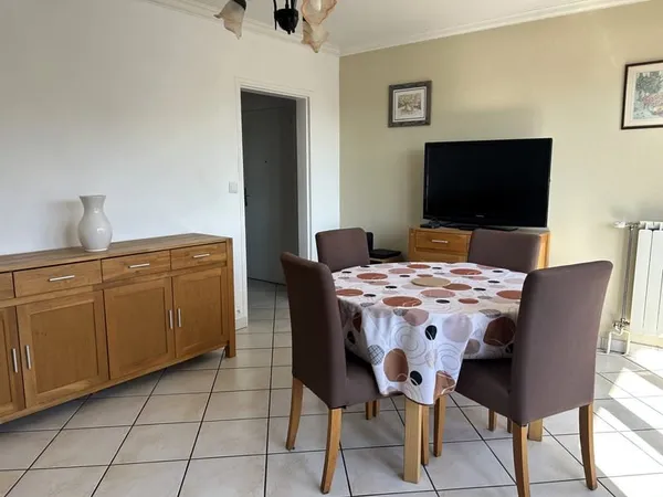 Appartement 2 pièces, 47 m2 habitables, avec cave et balcon