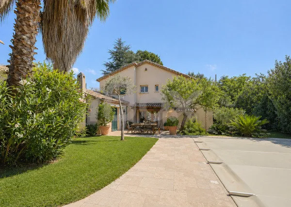 Maison Location Toulon 5p 208m² 3200€