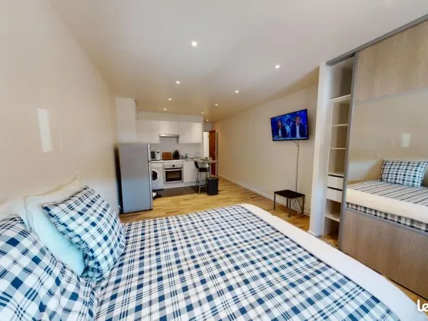Studio 25m² entièrement rénové - Parking privatif