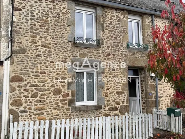 Maison au coeur d'un village