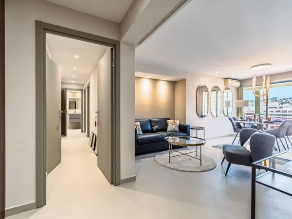 Vends appartement 82m² Cannes - Coeur Banane, 3 pièces étage élevé