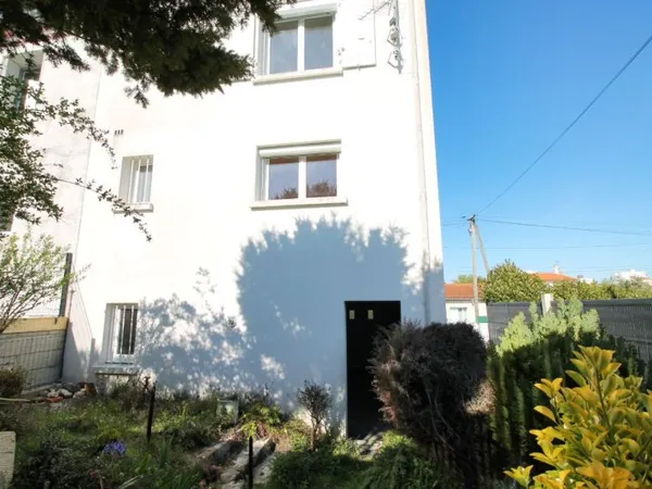 ROYAN - MAISON A 600 M DU MARCHE CENTRAL