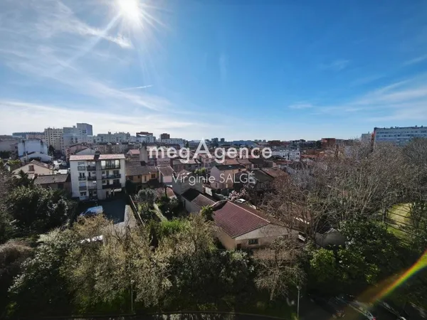 TOULOUSE 31300 - ST CYPRIEN - T2 DE 54M² AVEC PLACE DE PARKING ET CAVE