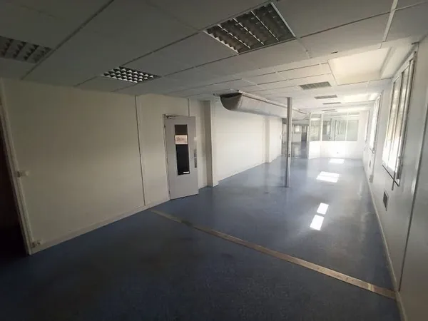 Bureaux 620 m²