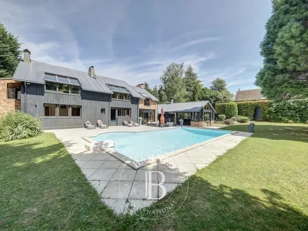 Maison d'architecte à Noisy-le-Roi - Maison 4 / 5 chambres, piscine jardin