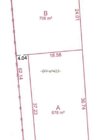 Terrain 676 m²