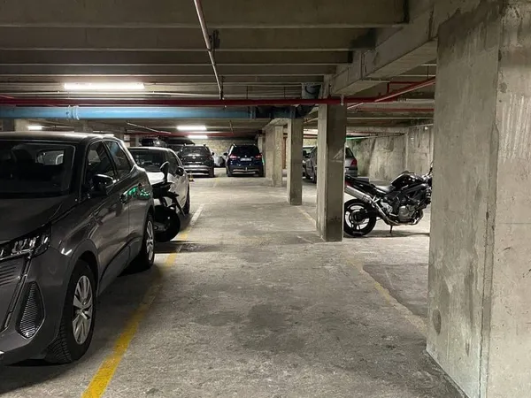 Parking 12 m²