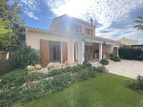 Vias- maison type 5- chambre en rdc- garage- terrasse et jardin