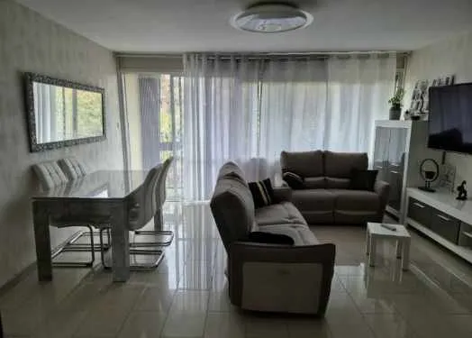 Appartement F3 dans résidence PIERRE FONTAINE