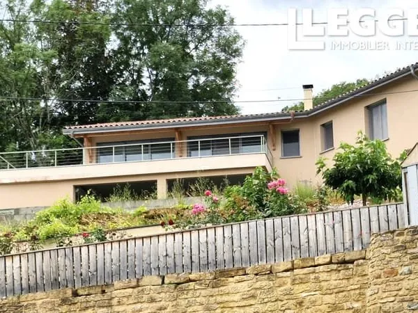 Villa 4 chambres, moderne de luxe, vue imprenable, espaces de vie spacieux, dans un endroit recherch