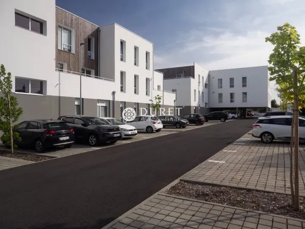 Local professionnel 124 m²