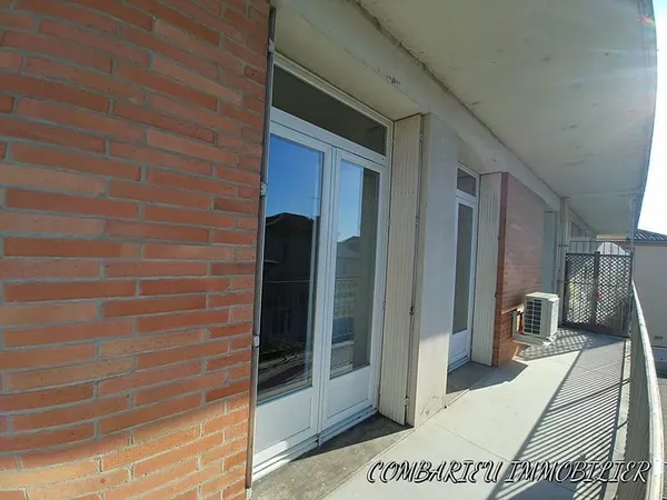 Caussade appartement T1 avec balcon