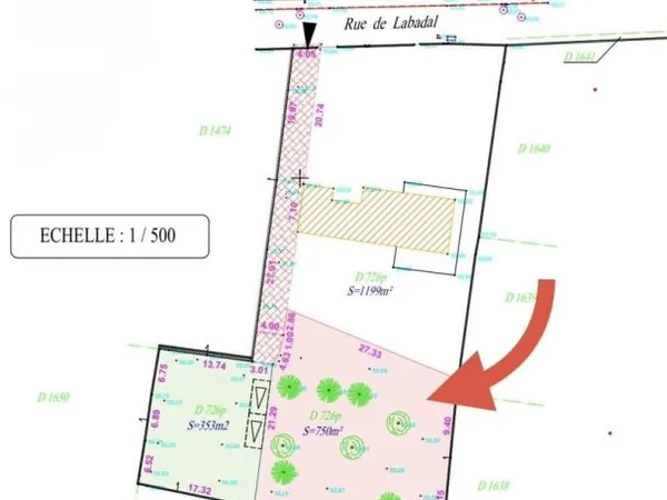 Terrain 750 m²