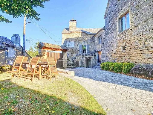 Maison 5 pièces 225 m²