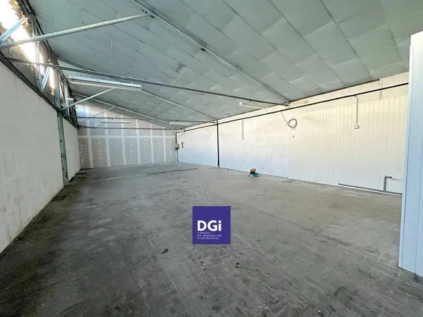 Local d'activité 220 m²