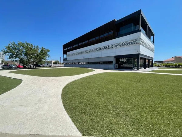 Superbe immeuble d'architecte contemporain standing haut de gamme !