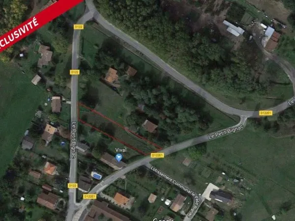 Terrain construcltible de 1 675m²