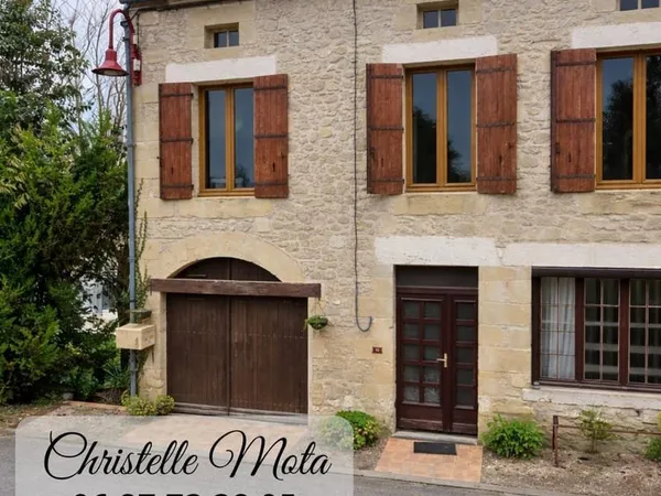 Charmante maison de village en pierre