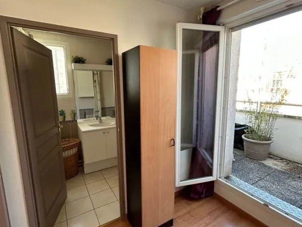 Une chambre meublée à l'entrée du domaine universitaire !