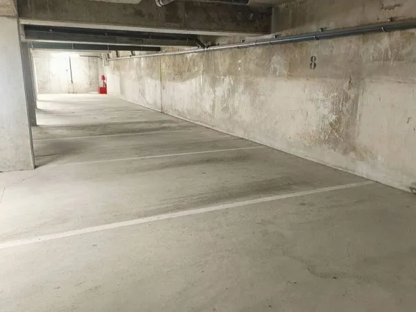 Parking 13 m²