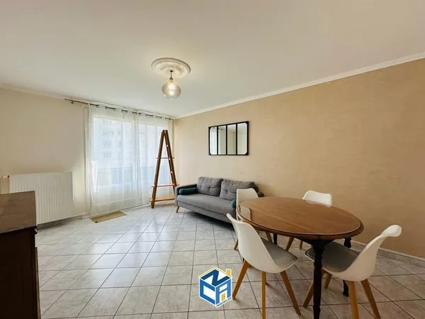 Appartement T3 avec balcon, cave et parking