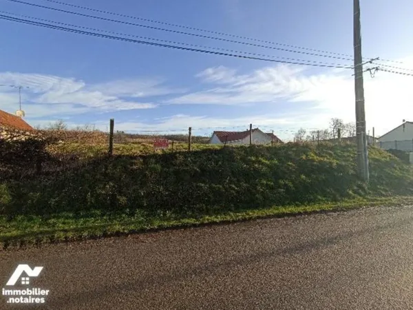 BAISSE DE PRIX !!!!! TERRAIN A BÂTIR SUPERFICIE TERRAIN 1743m2 FAÇADE 20m