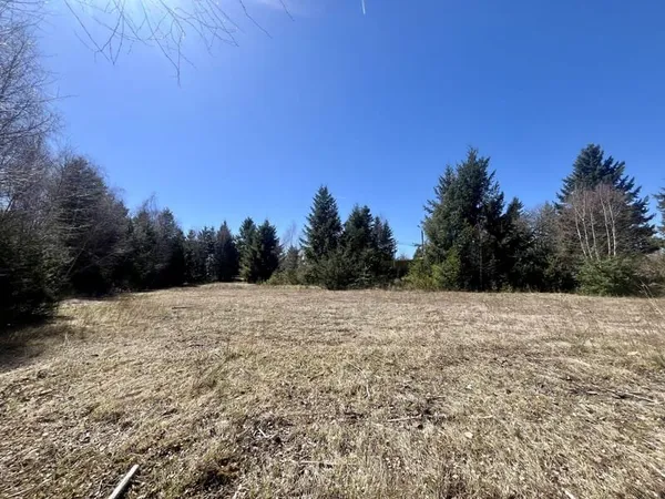 Terrain 18748 m²