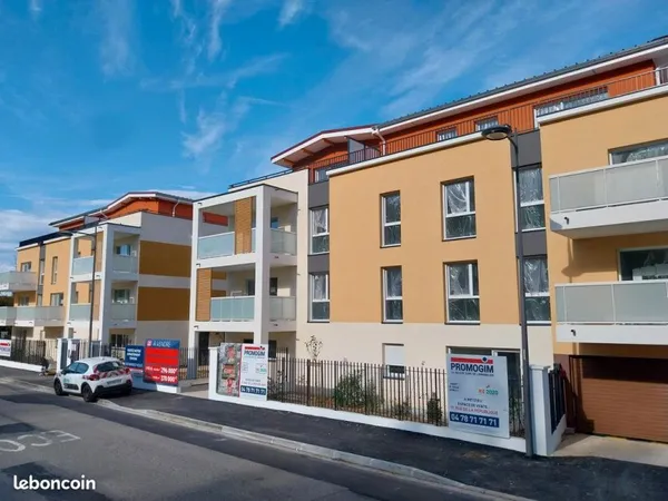 Garage box fermé dans une résidence sécurisée