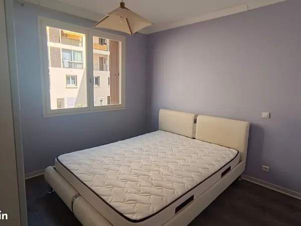 Spacieux 2 pièces MEUBLE de 42m2, au 2ème étage
