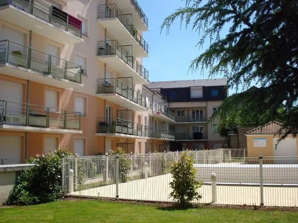 Proche place des Carmes -studio avec balcon et parking