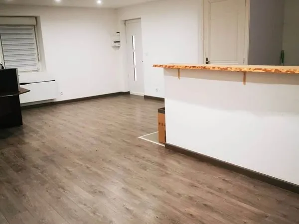 Local commercial disponible 490m2 en zone ufb