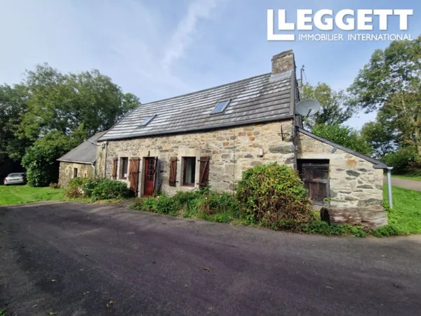 Belle maison 3 chambres avec dépendance, ruine en pierre et jardin près de Guerlesquin