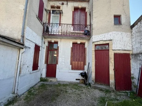 Maison divisée en 2 appartements - Centre-ville d'Orléans