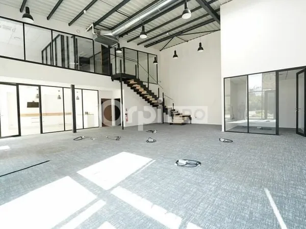 Bureaux 271 m²