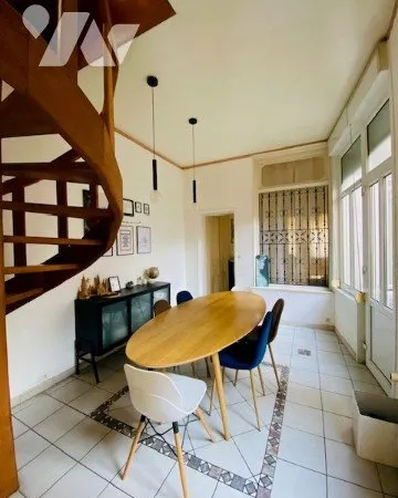 Appartement 6 pièces 165 m²